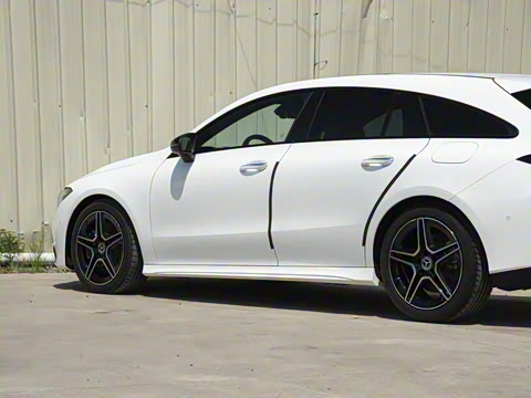 2025�� CLA 260 4MATIC ���ܳ�