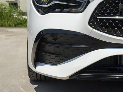 2025�� CLA 260 4MATIC ���ܳ�