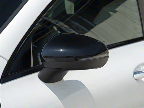 2025�� CLA 260 4MATIC ���ܳ�