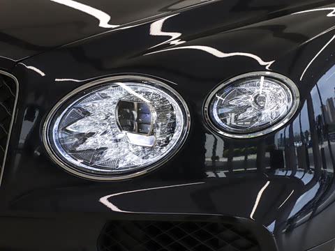 2026�� 4.0T V8 ������