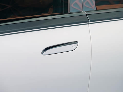 2027�� S 680 4MATIC