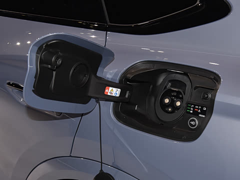 2026�� quattro Ǭ���Ǽݰ�
