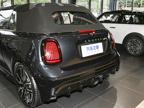 2025�� JOHN COOPER WORKS CABRIO