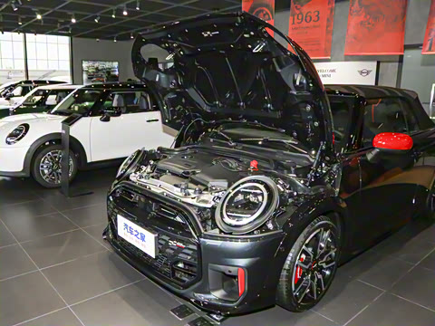 2025�� JOHN COOPER WORKS CABRIO