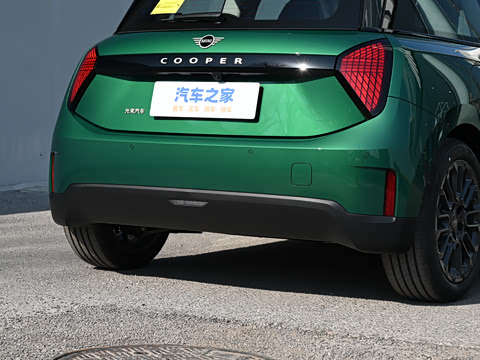 2026�� 466km COOPER E ������