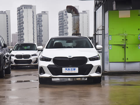 2026�� �Ŀ� 530Li ������ M�˶���װ