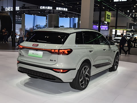 2026�� quattro Ǭ���Ǽݰ�