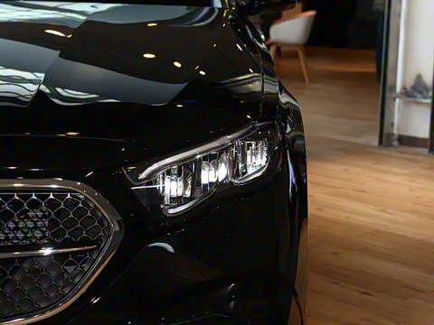 2026�� E 300 L ʱ���˶���