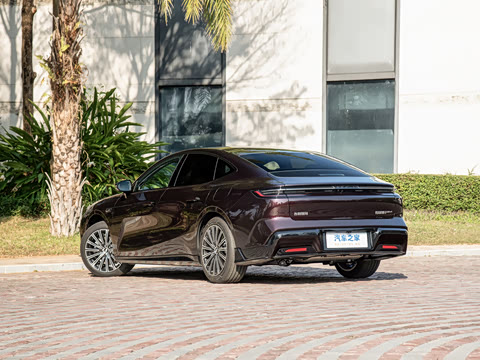 2026�� 225km EM-P Զ�����ǺӰ�+ҫҹ��װ