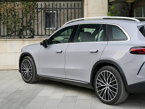 2026�� ����� 400 L 4MATIC