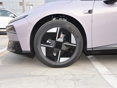 2026�� ���� 615 Max �콢��