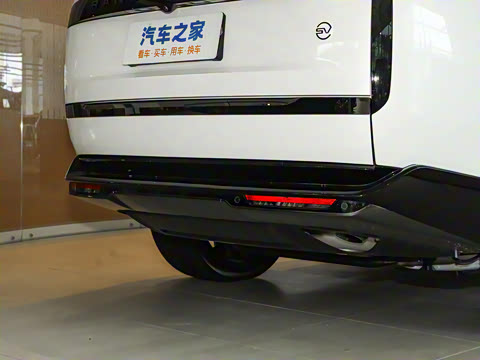 2024�� 3.0 L6 400PS SV���ٴ����ӳ��� 4��