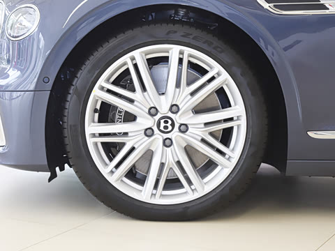 2026�� 4.0T V8 ��׼��