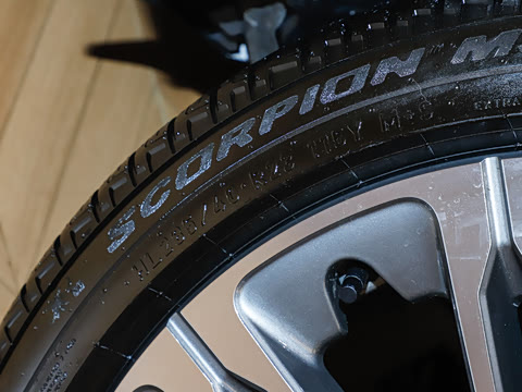 2026�� 3.0 L6 400PS AB�����