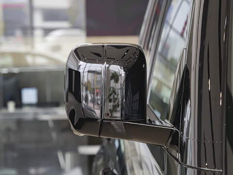 2026�� 110 3.0T P400 X-Dynamic HSE