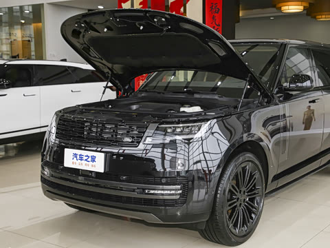 2026�� 3.0 L6 400PS SE�����