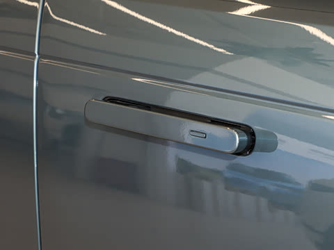 2025�� 400PS Dynamic SE