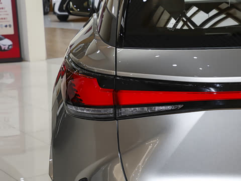 2026�� 350h ����������