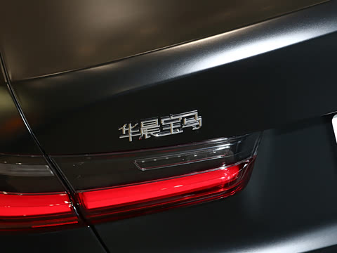 2026�� 330Li �����