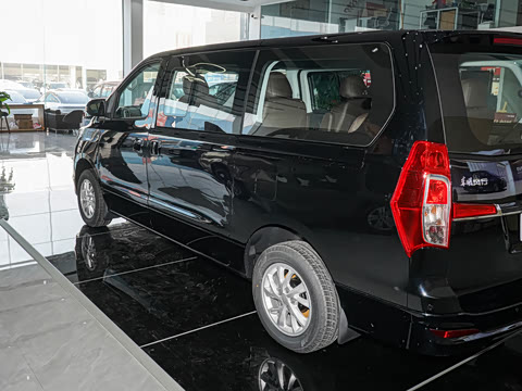 2027�� 2.0L ������ 7��