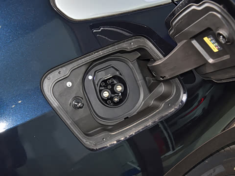 2026�� �Ŀ� eDrive 35L M�˶���װ