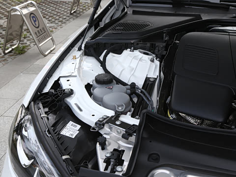 2025�� �Ŀ� E 300 L ʱ���˶���