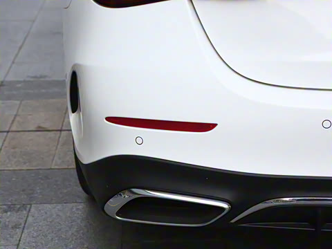 2025�� �Ŀ� E 300 L ʱ���˶���