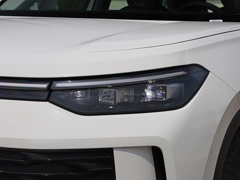 2026�� ̽��L 330TSI ������Ӣ