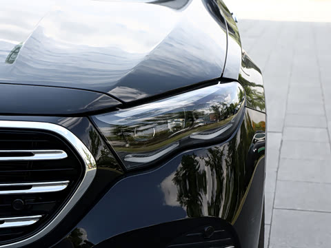 2026�� �Ŀ� E 300 L �����