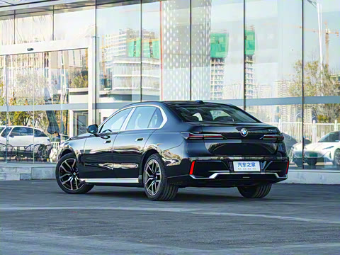 2026�� 735Li M�˶���װ