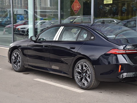 2026�� �Ŀ� 530Li ������ M�˶���װ