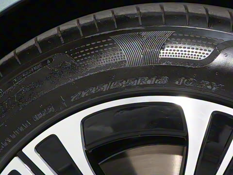 2025�� �Ŀ� E 260 L �˶���