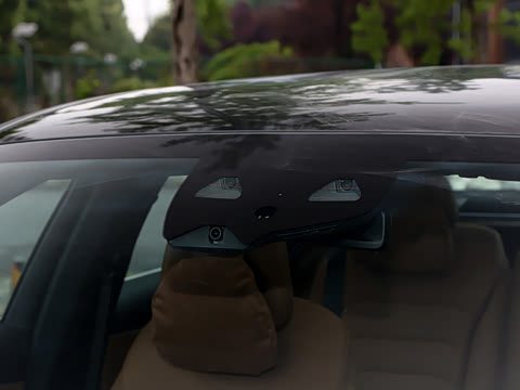 2026�� �Ŀ� E 300 L �����˶���