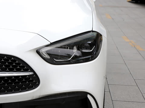 2026�� �Ŀ� C 260 L �˶������