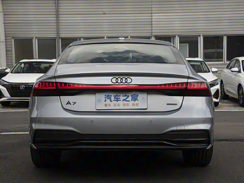 2025�� 55 TFSI quattro ������