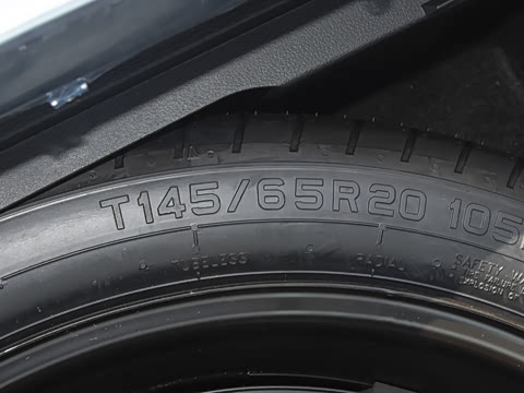 2025�� 55 TFSI quattro ������