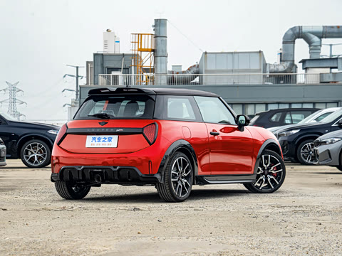 2025�� JOHN COOPER WORKS