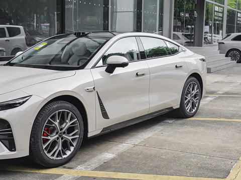 2027�� ���� 302 Max�����״��