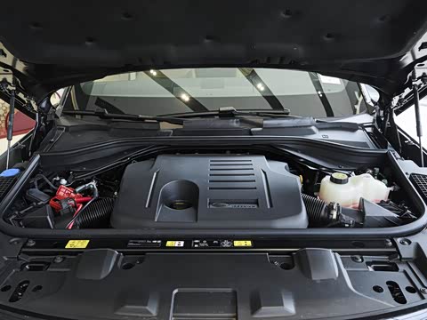 2026�� 3.0 L6 400PS SE�����