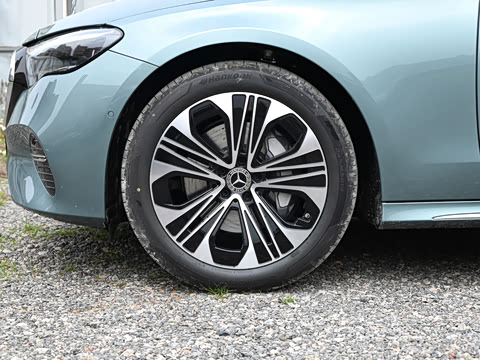2026�� E 300 L ������