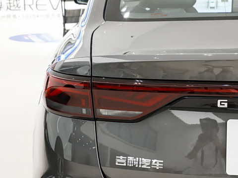 2027�� ���� 1.5L CVT������