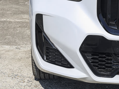 2025�� xDrive25Li M�˶���ҹ��װ