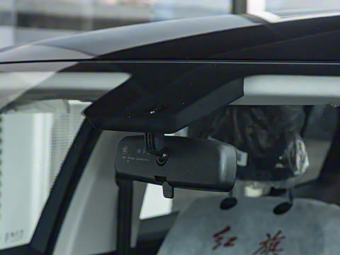 2025�� 610km PLUS