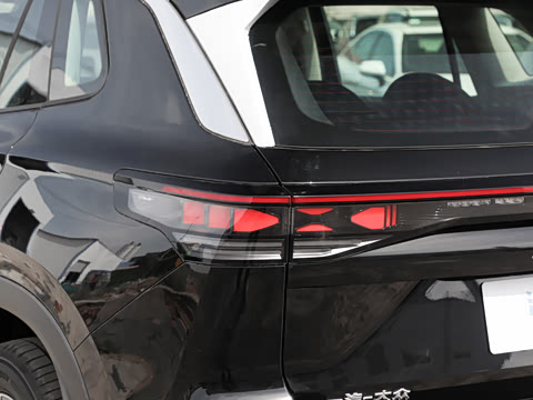 2026�� �Ŀ� ̽��L 300TSI ������Ӣ