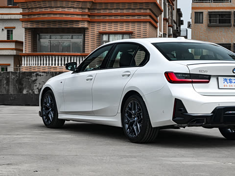 2026�� 330Li ������ M�˶���ҹ��װ