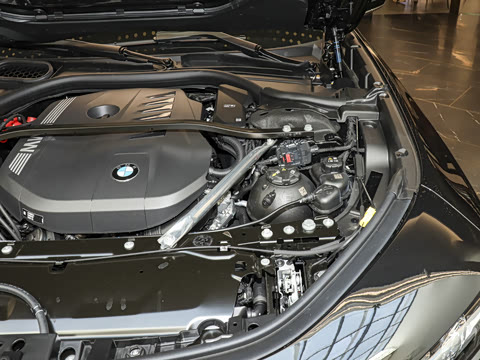 2026�� 740Li ������ M�˶���װ