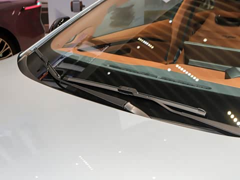 2025�� �Ŀ� 710 Max��