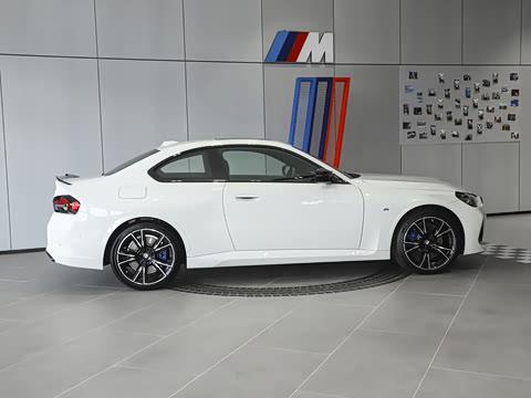 2026�� M240i xDrive