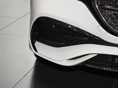 2024�� E 350 e L ���ʽ��϶����˶��γ�