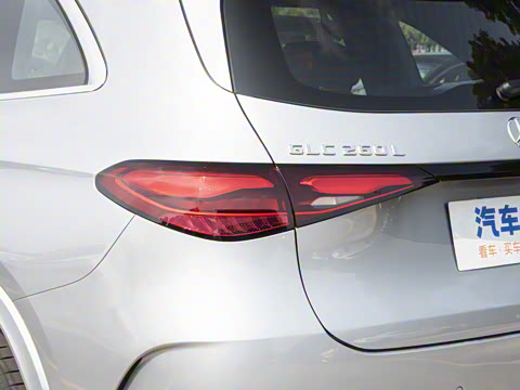 2025�� �Ŀ� GLC 260 L 4MATIC ������